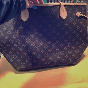 Loui Vuitton Tote Bag